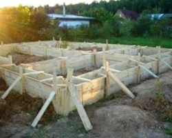 Доски для опалубки фундамента